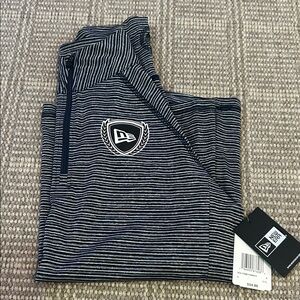 NWT New Era Ladies Quarter Zip, Medium